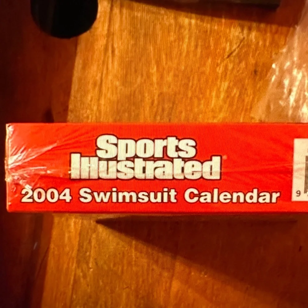 NEW 🤩Sports Illustrated Day at a Time 2004 Swimsuit Calendar -Factory Sealed